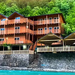 Livadhi Komani Bed & Breakfast